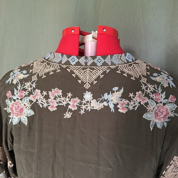 Driftwood Joelle Green Embroidered Open Front Kimono - Picture 8 of 10